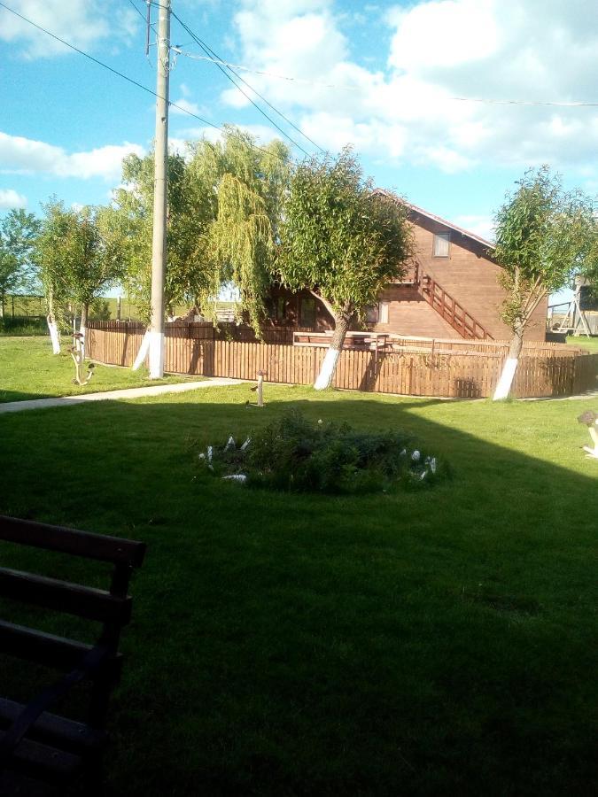 Pensiunea ,,La Struti" Târgu Neamț Esterno foto