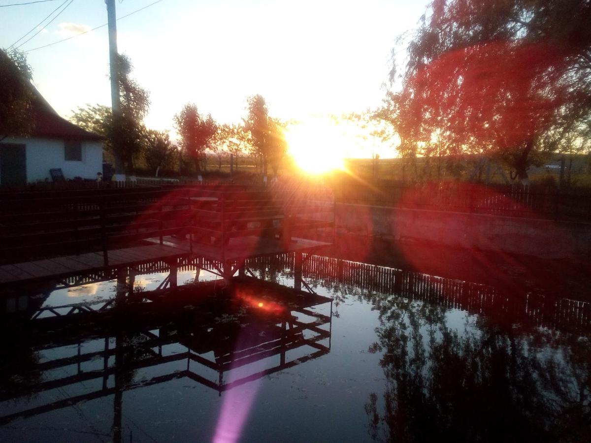 Pensiunea ,,La Struti" Târgu Neamț Esterno foto